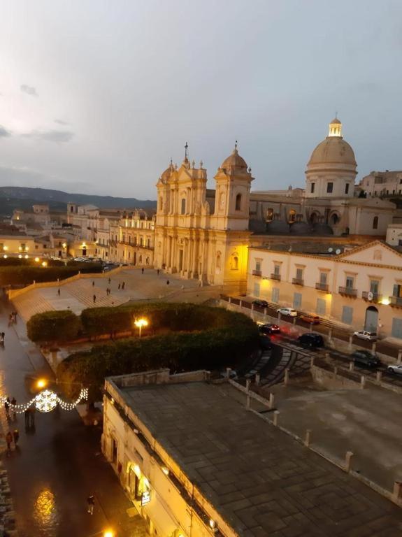 La Casa Re Basuli Villa Noto Exteriör bild