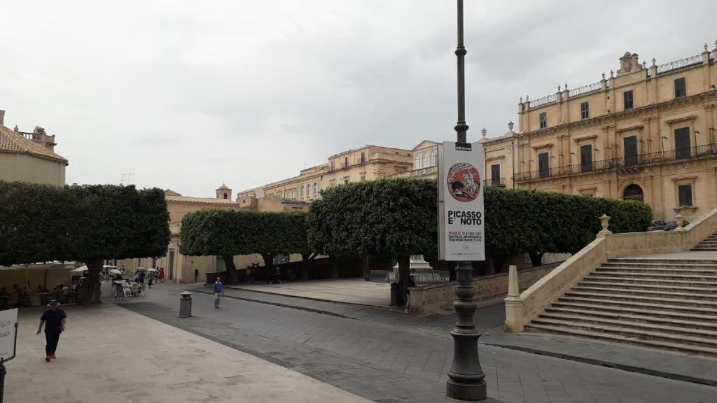 La Casa Re Basuli Villa Noto Exteriör bild