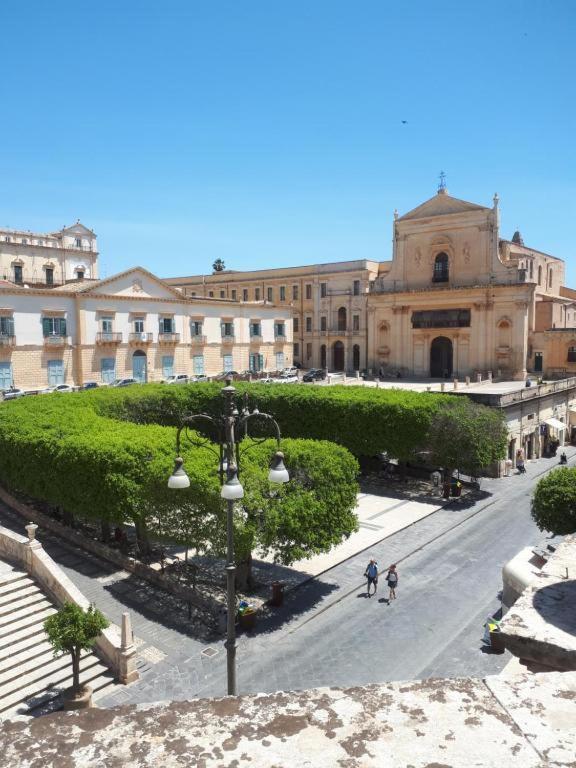La Casa Re Basuli Villa Noto Exteriör bild